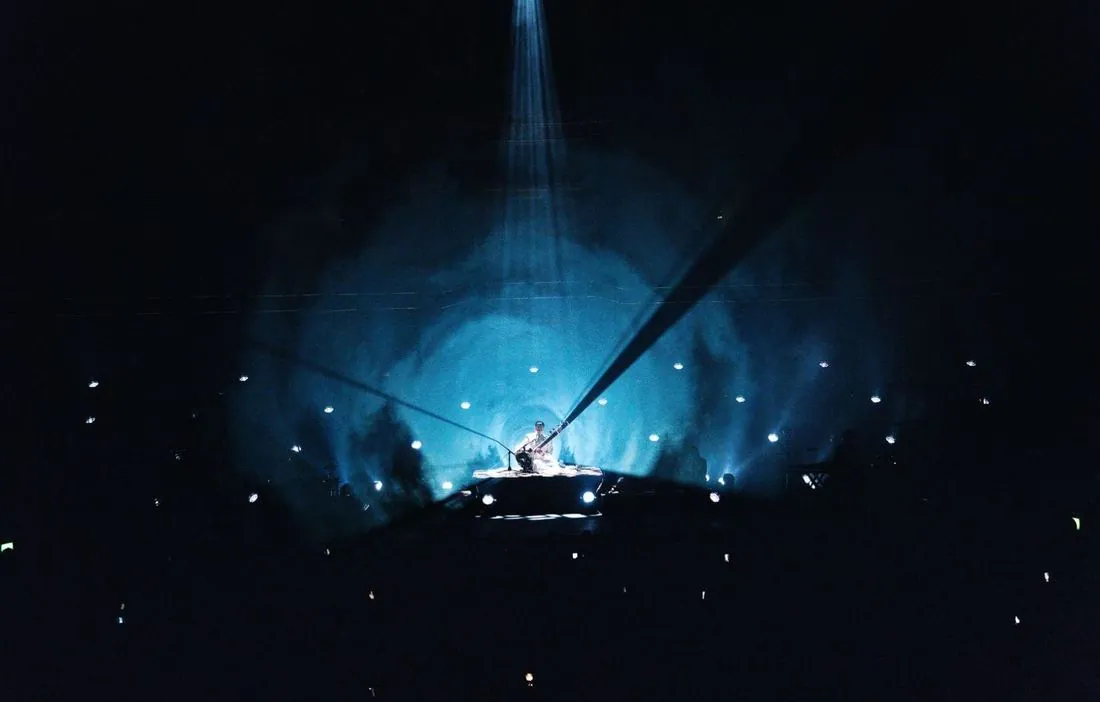 Rishab Rikhiram Sharma alone under a single beam at the Royal Albert Hall